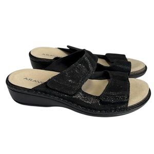 Aravin Cambridge Adjustable Two Strap Sandals in Shimmer Black Size 8